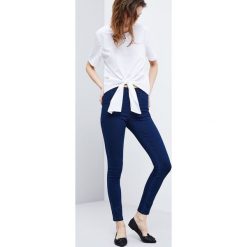 Jegginsy typu high waist. Jeansy damskie Moodo, xs, bez wzorów, z denimu. Za 19,99 zł.