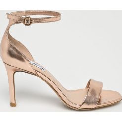 Steve Madden - Sandały. Szare sandały damskie marki Steve Madden, z materiału, na obcasie. W wyprzedaży za 299,90 zł.
