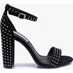 Steve Madden - Sandały. Czarne klapki damskie marki Steve Madden, bez wzorów, ze skóry, bez obcasa, na obcasie. W wyprzedaży za 399,90 zł.