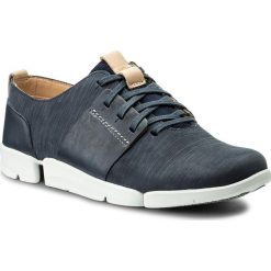 Półbuty CLARKS - Tri Caitlin 261317974 Navy Combi. Niebieskie półbuty damskie Clarks, na co dzień, bez wzorów, ze skóry, bez obcasa, na płaskiej podeszwie, bez zapięcia. W wyprzedaży za 209,00 zł.