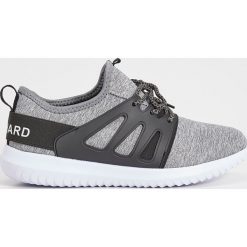 Buty sportowe - Szary. Szare buty sportowe damskie marki Sinsay. W wyprzedaży za 39,99 zł.