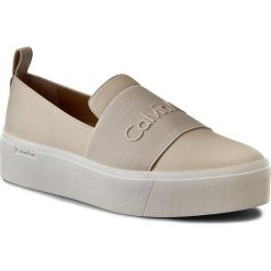 Tenisówki CALVIN KLEIN - Jacinta E4745 Soft White. Brązowe półbuty damskie Calvin Klein, bez wzorów, z gumy, bez zapięcia. Za 719,00 zł.