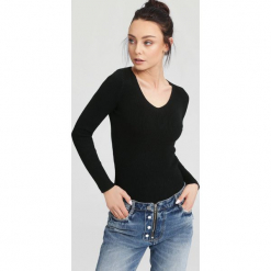 Czarna Bluzka Permanence. Czarne bluzki damskie marki other, xl, bez wzorów, z dzianiny, bez kołnierzyka, z długim rękawem. Za 39,99 zł.