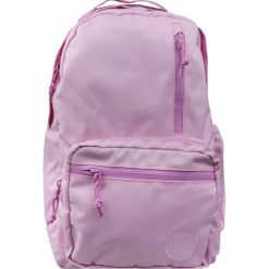 Converse Go Backpack 10005985-A08. Różowe plecaki damskie Converse, bez wzorów, z poliesteru. W wyprzedaży za 149,99 zł.