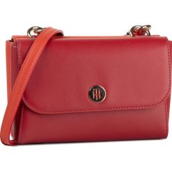 Torebka TOMMY HILFIGER - Th Smooth Crossover AW0AW07329 0KJ. Czerwone listonoszki damskie TOMMY HILFIGER, bez wzorów, ze skóry ekologicznej, bez dodatków. Za 539,00 zł.