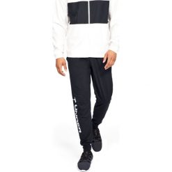Under Armour Sportstyle Graphic Jogger 1329298-001 spodnie męskie czarne M. Czarne spodnie męskie Under Armour, na co dzień, m, z aplikacjami, z bawełny. W wyprzedaży za 159,99 zł.