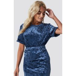 Rut&Circle Aksamitny top - Blue. Niebieskie topy damskie Rut&Circle, bez wzorów, z okrągłym kołnierzem. W wyprzedaży za 62,97 zł.