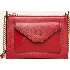 Dkny - Torebka skórzana. Czarne listonoszki damskie DKNY, w paski, ze skóry, na ramię, bez dodatków. W wyprzedaży za 499,90 zł.