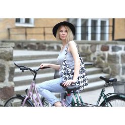 Listonoszka czarno biała wzory geometryczne. Czarne listonoszki damskie Pakamera, w paski, na ramię, bez dodatków. Za 151,00 zł.