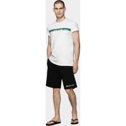 T-shirt męski TSM608 - biały - Outhorn. Białe koszulki męskie Outhorn, m, bez wzorów, z dzianiny, bez kołnierzyka. W wyprzedaży za 29,99 zł.