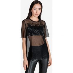 Versace Jeans Koszulka Czarny. Czarne koszulki damskie Versace Jeans, l, bez wzorów, z elastanu, bez kołnierzyka. Za 686,95 zł.