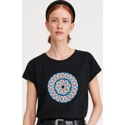 T-shirt z koralikami - Czarny. Czarne t-shirty damskie Reserved, s. Za 39,99 zł.