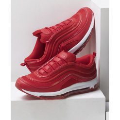 Czerwone Buty Sportowe Good Enough. Czerwone buty sportowe męskie Born2be, bez zapięcia. W wyprzedaży za 74,99 zł.