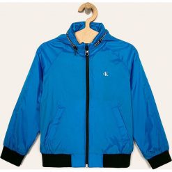 Calvin Klein Jeans - Kurtka dziecięca 16-176 cm. Niebieskie kurtki chłopięce Calvin Klein Jeans, bez wzorów, z elastanu, krótkie, z kapturem. Za 449,90 zł.