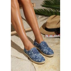 Niebieskie Espadryle All In All. Niebieskie espadryle damskie Renee, bez wzorów, z materiału, na sznurówki. Za 29,99 zł.