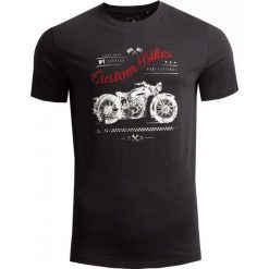 T-shirt męski TSM611 - głęboka czerń - Outhorn. Czarne koszulki męskie Outhorn, m, bez wzorów, bez kołnierzyka. Za 39,99 zł.