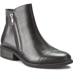 Botki VAGABOND - Cary 4220-301-20 Black. Czarne botki damskie na obcasie marki Vagabond, z materiału, z okrągłym noskiem. W wyprzedaży za 309,00 zł.