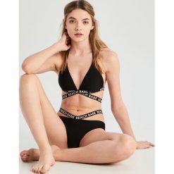 Dwuczęściowy strój kąpielowy z napisami - Czarny. Czarne dół bikini marki Sinsay, z napisami. Za 49,99 zł.