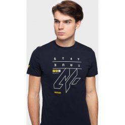 T-shirt męski TSM200 - ciemny granat. Czarne koszulki męskie 4f, m, bez wzorów, bez kołnierzyka, bez rękawów. W wyprzedaży za 49,99 zł.