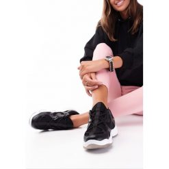 Czarne Sneakersy Arrieshi. Czarne sneakersy damskie Born2be. Za 129,99 zł.