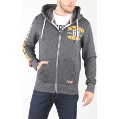SuperDry Bluza Szary. Szare bluzy męskie Superdry, l, z haftami, z bawełny, bez kołnierzyka, bez rękawów, bez kaptura. Za 438,95 zł.
