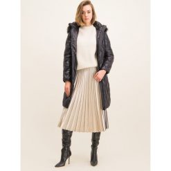 Kurtka puchowa Escada Sport Milera 1007927. Czarne kurtki sportowe damskie Escada Sport, bez wzorów, z elastanu, bez kaptura. W wyprzedaży za 1749,00 zł.