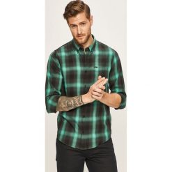 Lee - Koszula. Zielone koszule męskie Lee, s, bez wzorów, z bawełny, casualowe, button down, z długim rękawem. W wyprzedaży za 179,90 zł.