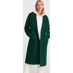 Oversize'owy płaszcz - Zielony. Zielone płaszcze damskie Reserved, bez wzorów. Za 249,99 zł.