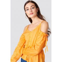 NA-KD Boho Top z odkrytymi ramionami - Yellow. Żółte topy damskie NA-KD Boho, bez wzorów, bez kołnierzyka. W wyprzedaży za 22,17 zł.