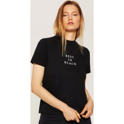 T-shirt z napisem - Czarny. Czarne t-shirty damskie House, l, z napisami. Za 29,99 zł.