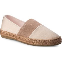 Espadryle GANT - Krista 16579394 Silver Pink G584. Różowe espadryle damskie GANT, bez wzorów, z tworzywa sztucznego, bez obcasa, na płaskiej podeszwie. W wyprzedaży za 159,00 zł.