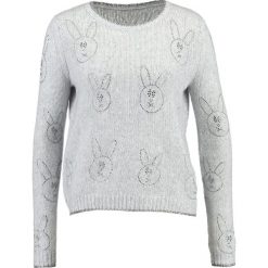 Swetry klasyczne damskie: Princess goes Hollywood Sweter white smoke