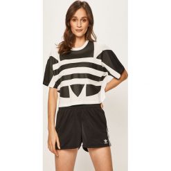 Adidas Originals - T-shirt. Białe topy damskie adidas Originals, z nadrukiem, z bawełny, z okrągłym kołnierzem. Za 129,90 zł.