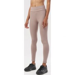 Beżowe Legginsy Briznys. Brązowe legginsy damskie Born2be, s, bez wzorów. Za 69,99 zł.