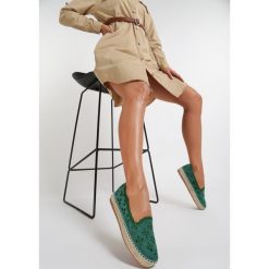 Miętowe Espadryle Vivila. Zielone espadryle damskie Renee, bez wzorów, bez obcasa. W wyprzedaży za 89,99 zł.