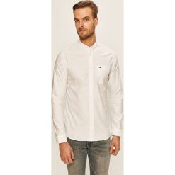 Tommy Jeans - Koszula. Białe koszule męskie Tommy Jeans, xxl, bez wzorów, z bawełny, casualowe, ze stójką, z długim rękawem. W wyprzedaży za 279,90 zł.
