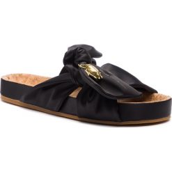 Klapki SCOTCH & SODA - Angle 18769594 Black S00. Czarne klapki damskie Scotch & Soda, z aplikacjami, z tworzywa sztucznego, bez obcasa. W wyprzedaży za 239,00 zł.