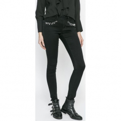 Only - Jeansy. Czarne rurki damskie marki ONLY, z elastanu. W wyprzedaży za 139,90 zł.