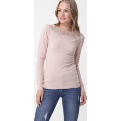 Różowy Sweter Cammeray. Różowe swetry damskie Born2be, xl, bez wzorów, prążkowane, eleganckie, z długim rękawem, długie, bez kaptura. Za 79,99 zł.