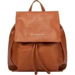 Smith & Canova plecak damski 93026 brązowy. Pomarańczowe plecaki damskie Smith & Canova, bez wzorów, eleganckie. W wyprzedaży za 499,00 zł.