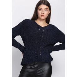 Grantowy Sweter Lightning Strike. Czarne swetry klasyczne damskie Born2be, l, z okrągłym kołnierzem. Za 79,99 zł.
