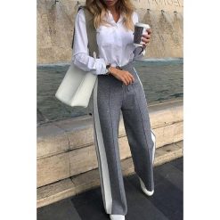 Spodnie sportowe ZALDA GREY. Szare spodnie damskie IVET, w paski, sportowe. W wyprzedaży za 89,00 zł.