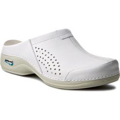 Klapki NURSING CARE - Venezia WG3A10 White. Białe klapki damskie marki Nursing Care, ze skóry, na obcasie. Za 279,00 zł.
