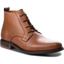 Kozaki TOMMY HILFIGER - Color Block Heel Leather Boot FM0FM01602 Cognac 606. Brązowe glany męskie TOMMY HILFIGER, z materiału. W wyprzedaży za 559,00 zł.