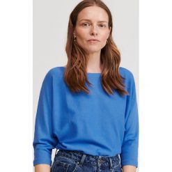 Sweter nietoperz - Niebieski. Niebieskie swetry damskie Reserved, s, bez wzorów, bez rękawów, bez kaptura. Za 49,99 zł.