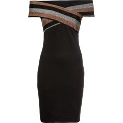 Sukienka na party bonprix czarny. Czarne sukienki damskie bonprix, na imprezę, bez wzorów, eleganckie, bez kołnierzyka, bez rękawów, dopasowane. Za 79,99 zł.