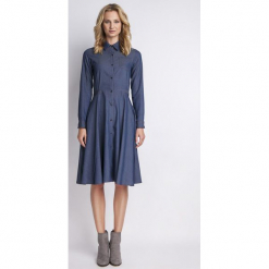 Jeansowa Elegancka Sukienka z Kołnierzykiem. Niebieskie sukienki balowe marki Molly.pl, do pracy, l, z jeansu, midi, oversize. Za 154,90 zł.