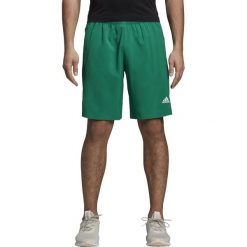 SZORTY ADIDAS ID PR CHELSEA (XXL). Zielone spodenki sportowe męskie Adidas, s, bez wzorów, z materiału, klasyczne, na fitness i siłownię. W wyprzedaży za 129,99 zł.