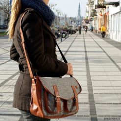 Torba damska listonoszka Nuff Wear - gray. Szare listonoszki damskie Pakamera, bez wzorów, z tkaniny, młodzieżowe, na ramię, bez dodatków. Za 85,00 zł.