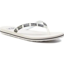 Japonki UGG - W Simi 1099831 W/Wht. Białe klapki damskie Ugg, bez wzorów, z tworzywa sztucznego, bez obcasa. W wyprzedaży za 169,00 zł.